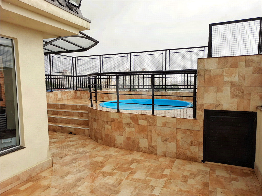 Cobertura duplex com 154m² vista livre, área de lazer privativa com piscina e churrasqueira