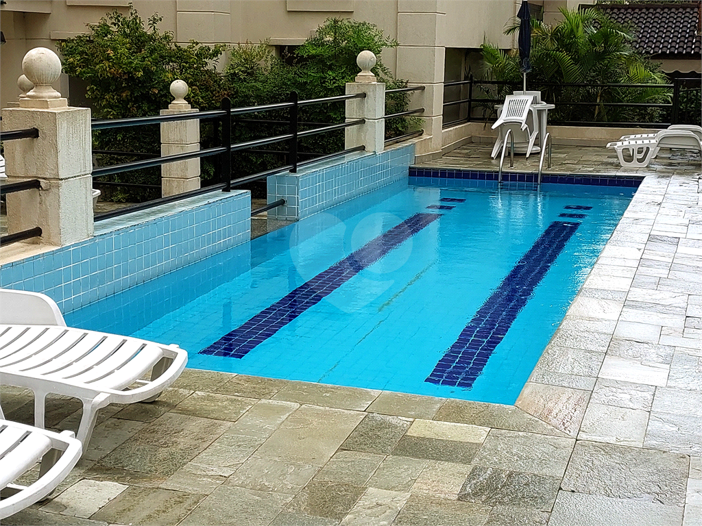 Cobertura duplex com 154m² vista livre, área de lazer privativa com piscina e churrasqueira