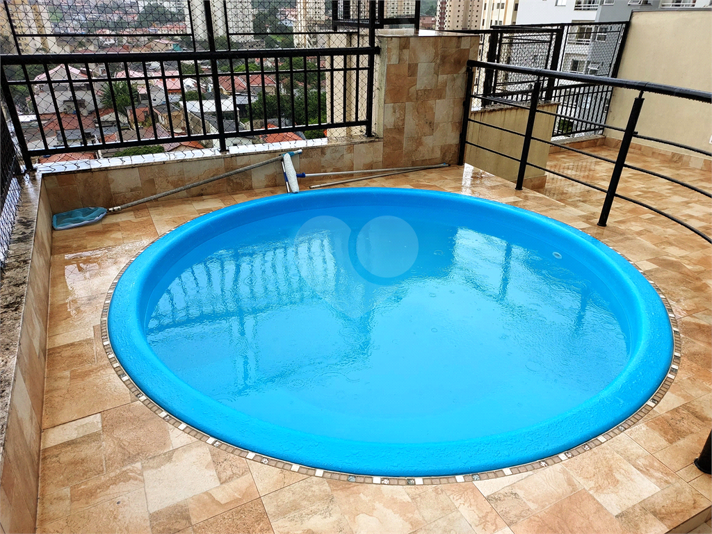 Cobertura duplex com 154m² vista livre, área de lazer privativa com piscina e churrasqueira