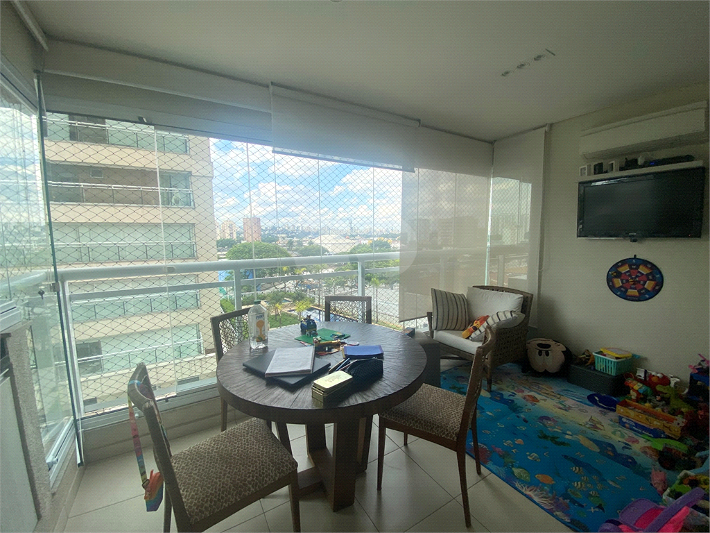 Apartamento na Barra Funda, 3 dormitorios, 2 vagas e varanda gourmet