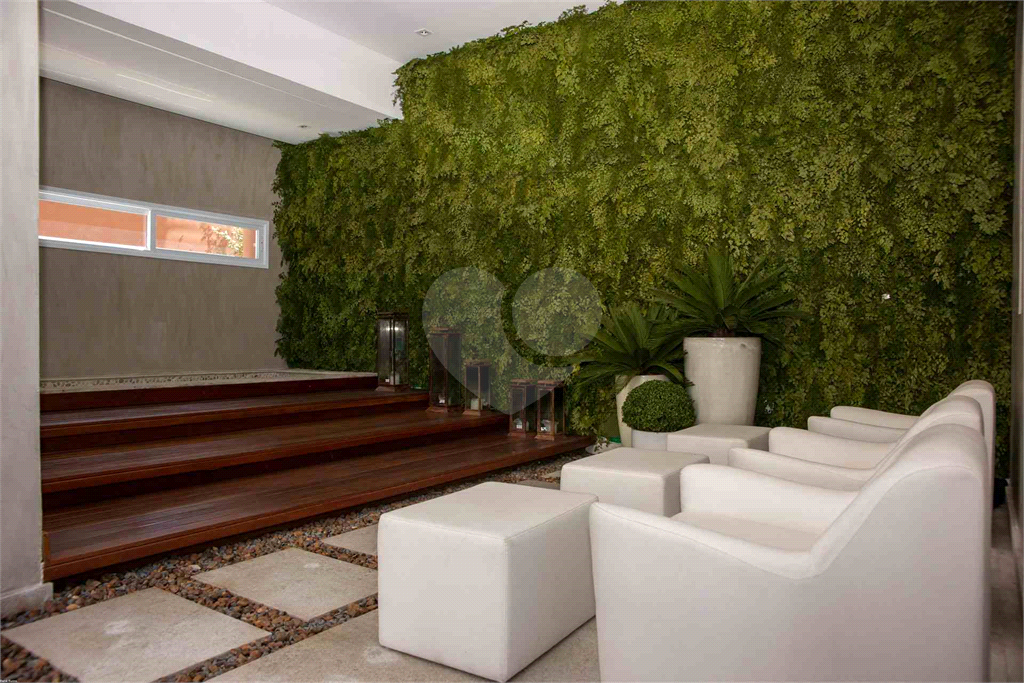 APARTAMENTO À VENDA REFORMADO E MOBILIADO COM 1 QUARTO, 58 M2 AU NO BAIRRO PARAÍSO.