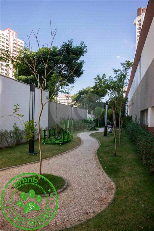 APARTAMENTO À VENDA REFORMADO E MOBILIADO COM 1 QUARTO, 58 M2 AU NO BAIRRO PARAÍSO.