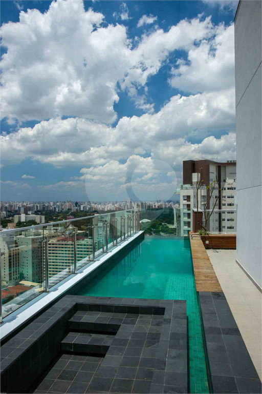 APARTAMENTO À VENDA REFORMADO E MOBILIADO COM 1 QUARTO, 58 M2 AU NO BAIRRO PARAÍSO.