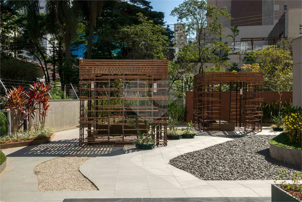 APARTAMENTO À VENDA REFORMADO E MOBILIADO COM 1 QUARTO, 58 M2 AU NO BAIRRO PARAÍSO.