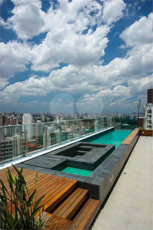 APARTAMENTO À VENDA REFORMADO E MOBILIADO COM 1 QUARTO, 58 M2 AU NO BAIRRO PARAÍSO.