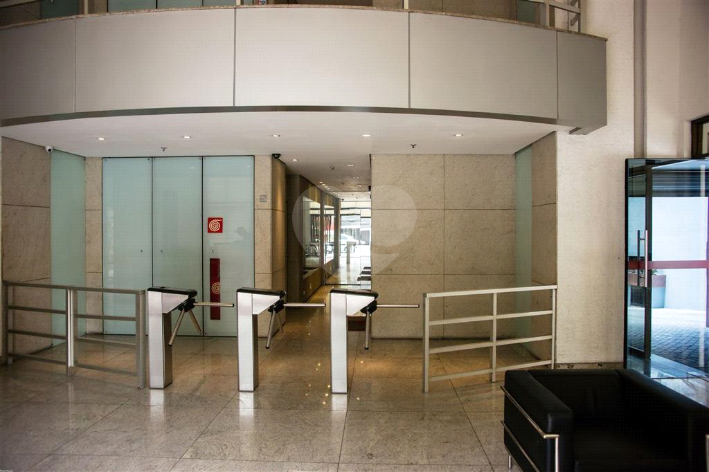 SALA COMERCIAL À VENDA NO JARDIM PAULISTA.