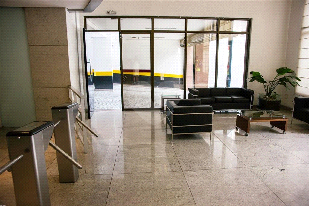 SALA COMERCIAL À VENDA NO JARDIM PAULISTA.