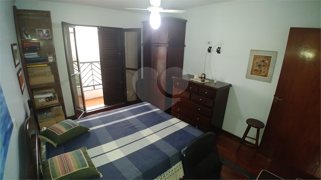 Sobrado para Venda, 260m2, 3 quartos (1 suíte), quintal, churrasqueira. 4 vagas. Santana
