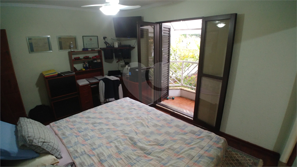 Sobrado para Venda, 260m2, 3 quartos (1 suíte), quintal, churrasqueira. 4 vagas. Santana