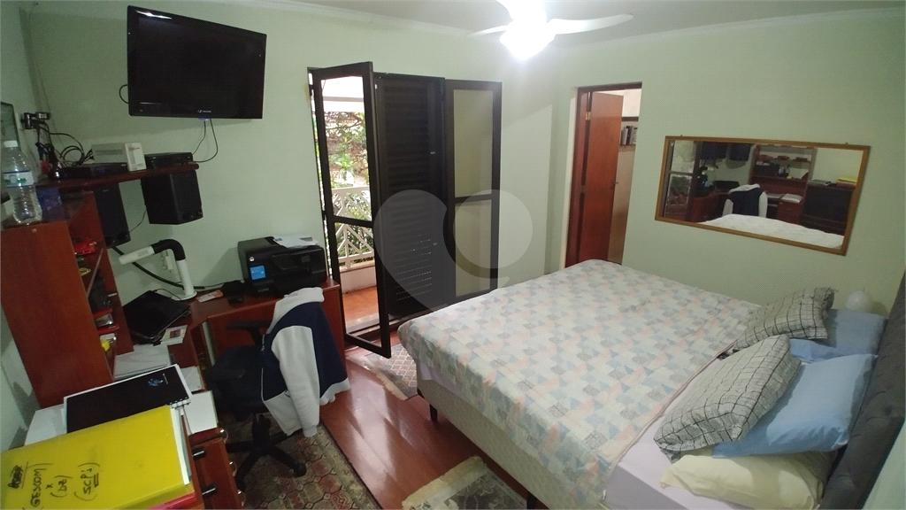 Sobrado para Venda, 260m2, 3 quartos (1 suíte), quintal, churrasqueira. 4 vagas. Santana