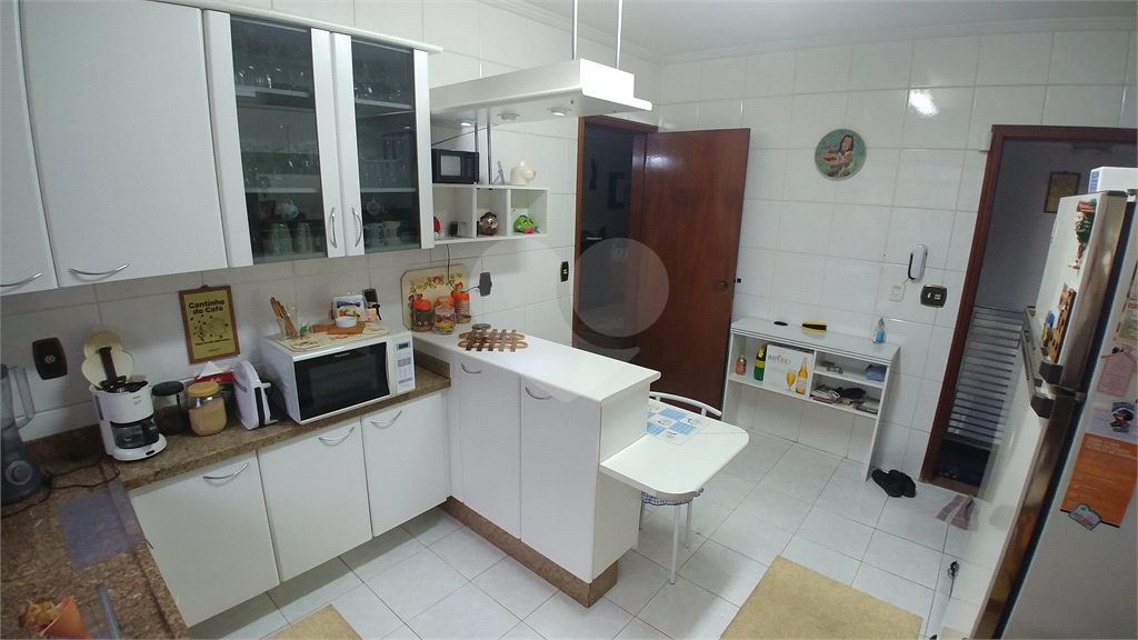 Sobrado para Venda, 260m2, 3 quartos (1 suíte), quintal, churrasqueira. 4 vagas. Santana