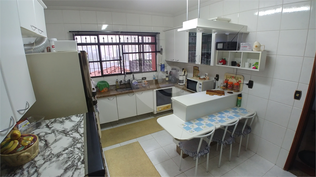 Sobrado para Venda, 260m2, 3 quartos (1 suíte), quintal, churrasqueira. 4 vagas. Santana