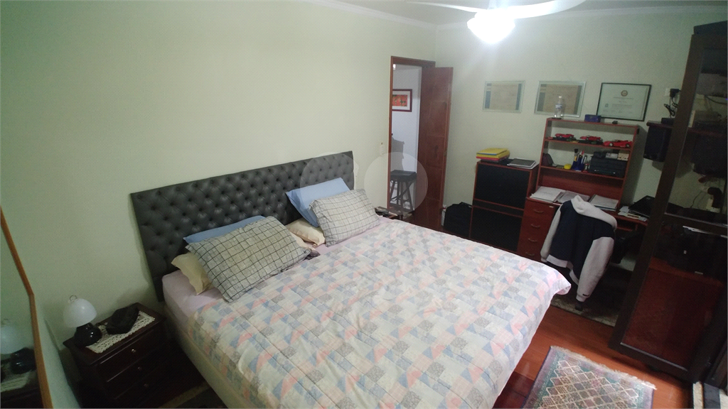 Sobrado para Venda, 260m2, 3 quartos (1 suíte), quintal, churrasqueira. 4 vagas. Santana