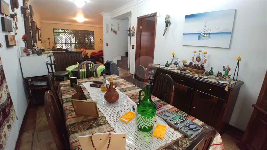 Sobrado para Venda, 260m2, 3 quartos (1 suíte), quintal, churrasqueira. 4 vagas. Santana