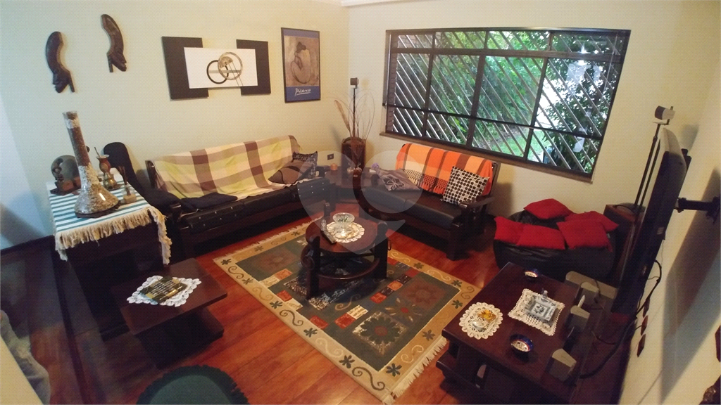 Sobrado para Venda, 260m2, 3 quartos (1 suíte), quintal, churrasqueira. 4 vagas. Santana