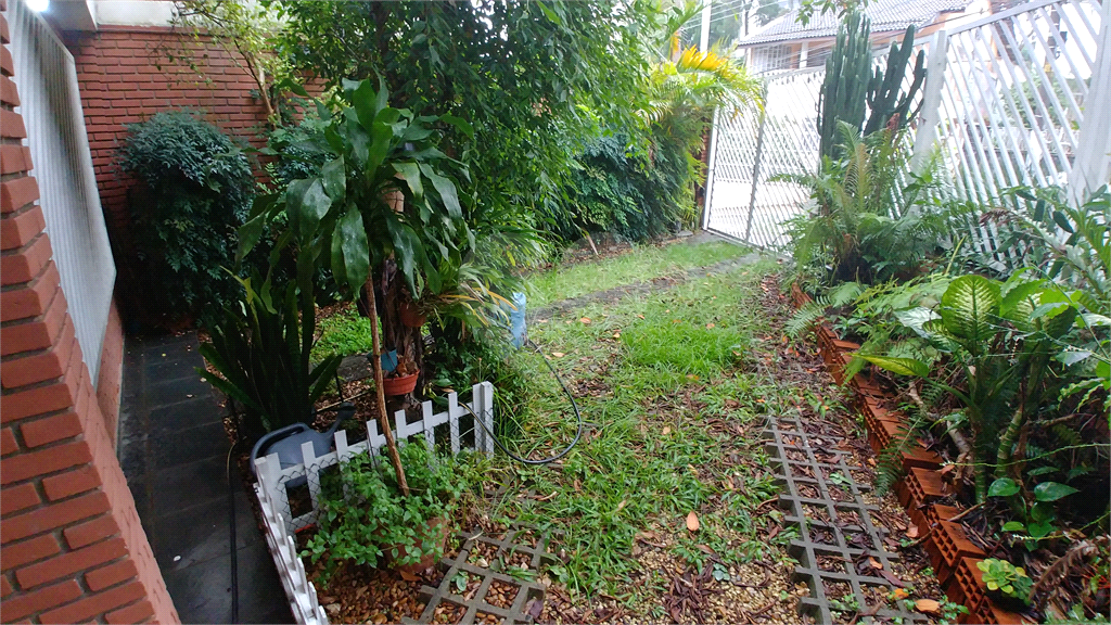 Sobrado para Venda, 260m2, 3 quartos (1 suíte), quintal, churrasqueira. 4 vagas. Santana