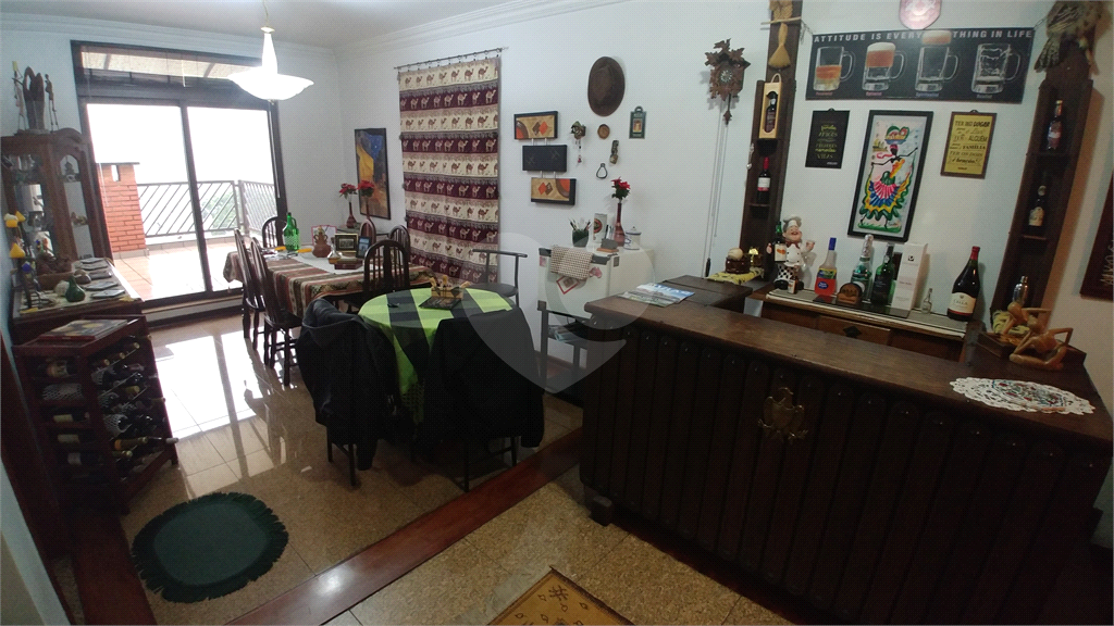 Sobrado para Venda, 260m2, 3 quartos (1 suíte), quintal, churrasqueira. 4 vagas. Santana