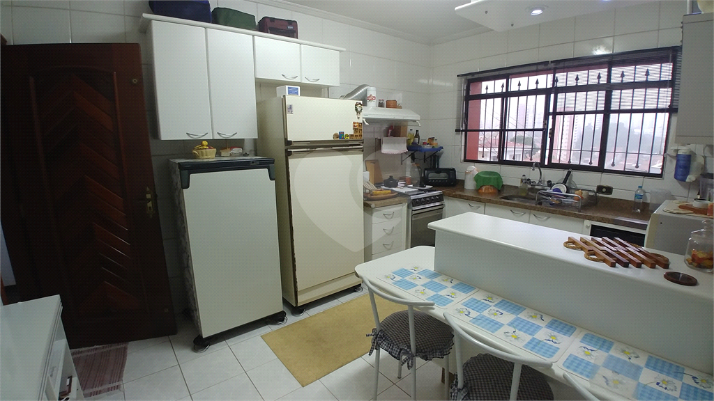 Sobrado para Venda, 260m2, 3 quartos (1 suíte), quintal, churrasqueira. 4 vagas. Santana