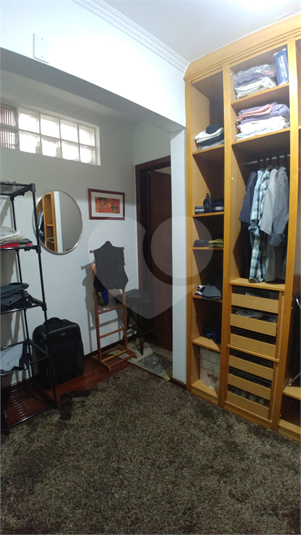 Sobrado para Venda, 260m2, 3 quartos (1 suíte), quintal, churrasqueira. 4 vagas. Santana