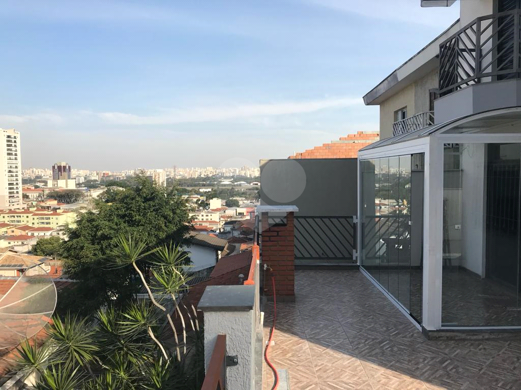 Sobrado para Venda, 260m2, 3 quartos (1 suíte), quintal, churrasqueira. 4 vagas. Santana