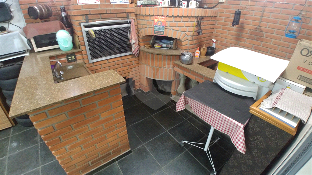 Sobrado para Venda, 260m2, 3 quartos (1 suíte), quintal, churrasqueira. 4 vagas. Santana