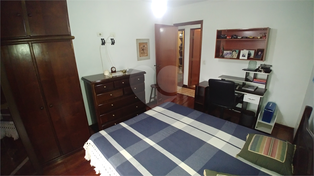 Sobrado para Venda, 260m2, 3 quartos (1 suíte), quintal, churrasqueira. 4 vagas. Santana