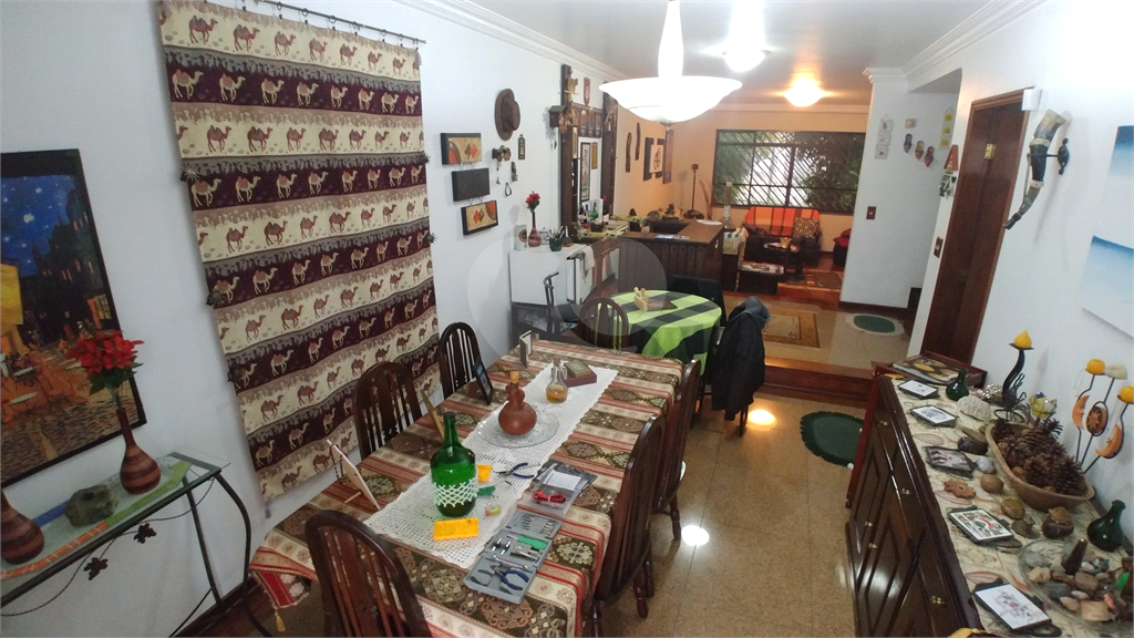 Sobrado para Venda, 260m2, 3 quartos (1 suíte), quintal, churrasqueira. 4 vagas. Santana