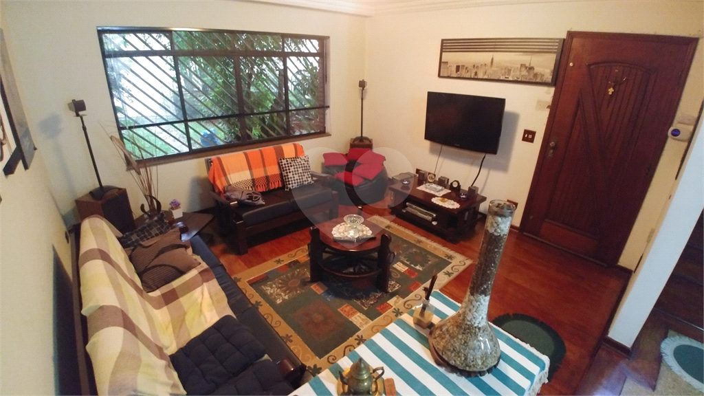 Sobrado para Venda, 260m2, 3 quartos (1 suíte), quintal, churrasqueira. 4 vagas. Santana