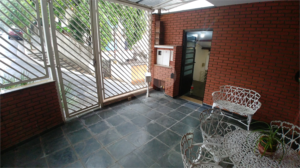 Sobrado para Venda, 260m2, 3 quartos (1 suíte), quintal, churrasqueira. 4 vagas. Santana