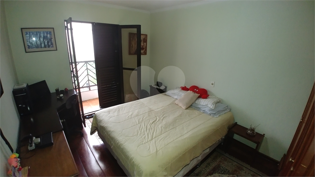Sobrado para Venda, 260m2, 3 quartos (1 suíte), quintal, churrasqueira. 4 vagas. Santana