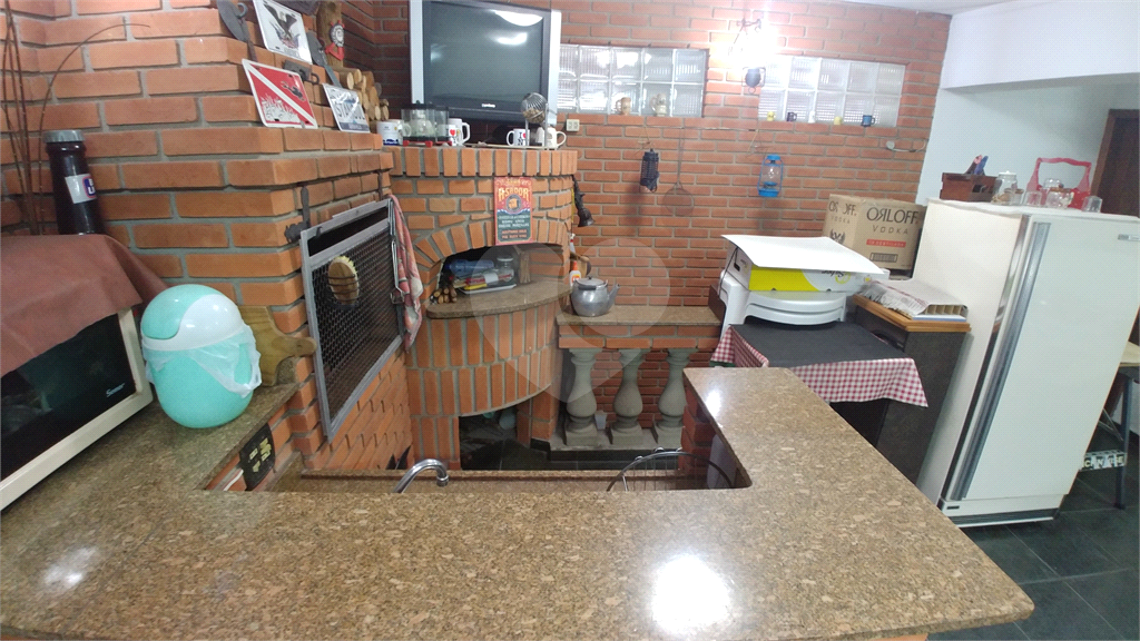 Sobrado para Venda, 260m2, 3 quartos (1 suíte), quintal, churrasqueira. 4 vagas. Santana