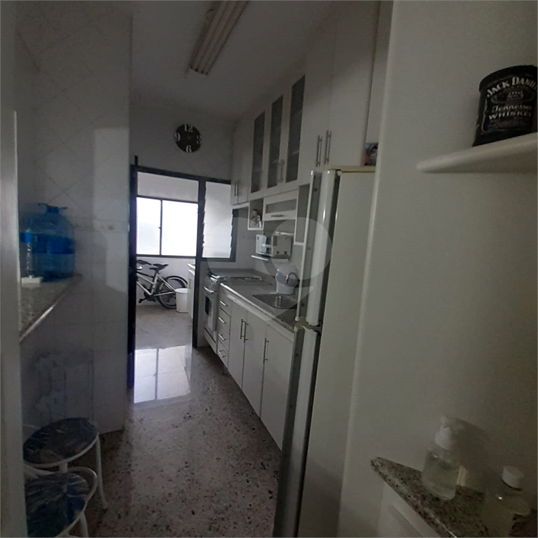 Apartamento no Guarujá com móveis planejados