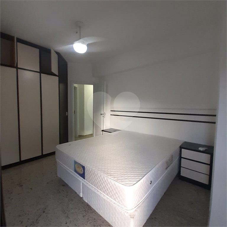 Apartamento no Guarujá com móveis planejados