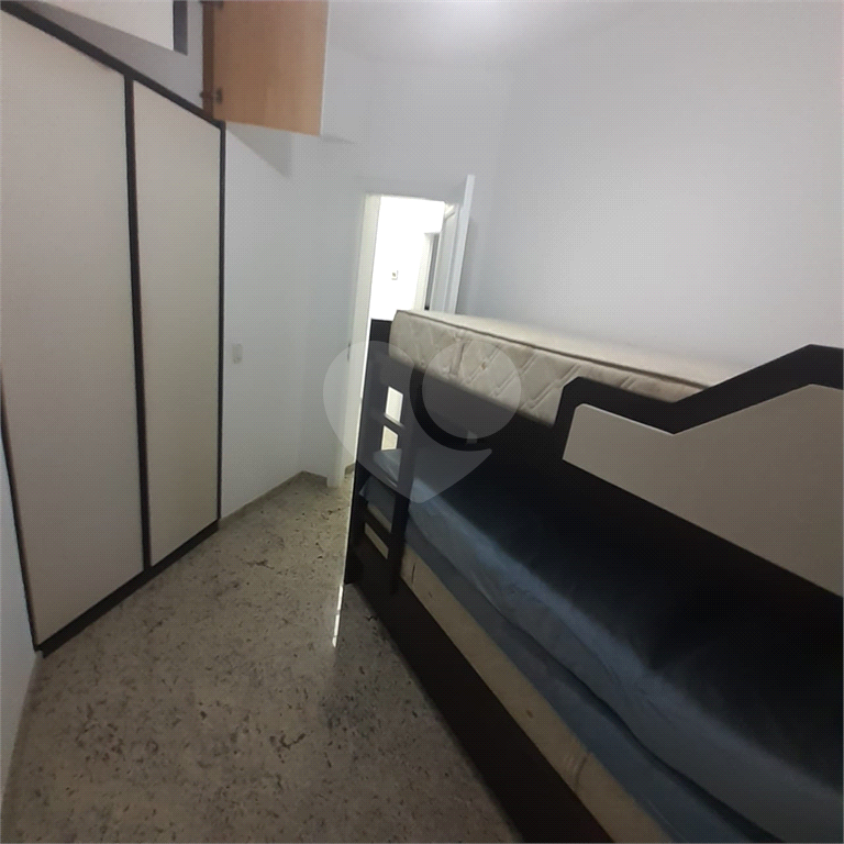 Apartamento no Guarujá com móveis planejados