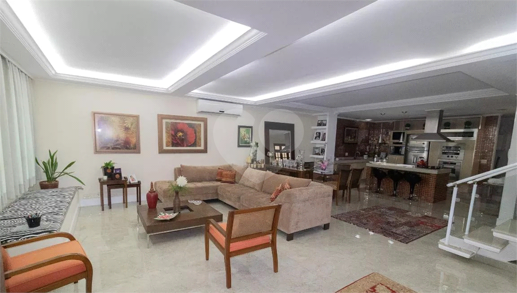 Casa à venda com 210m², 2 quartos e 2 vagas