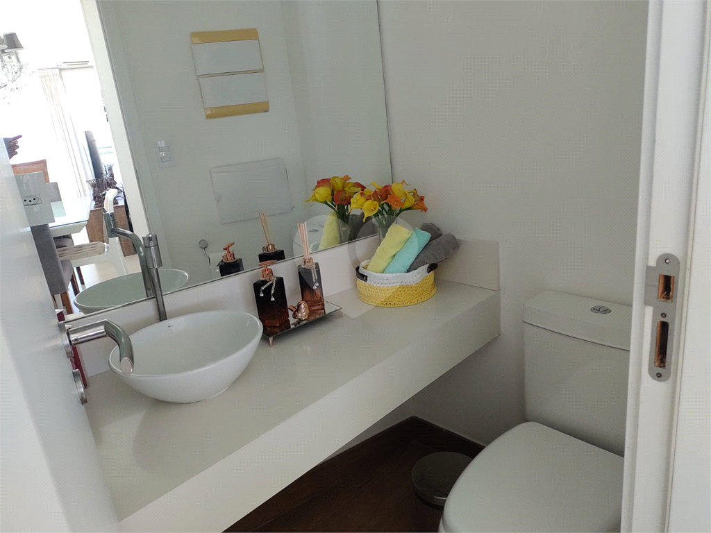 Apartamento em condomínio a beira-mar com serviços exclusivos.