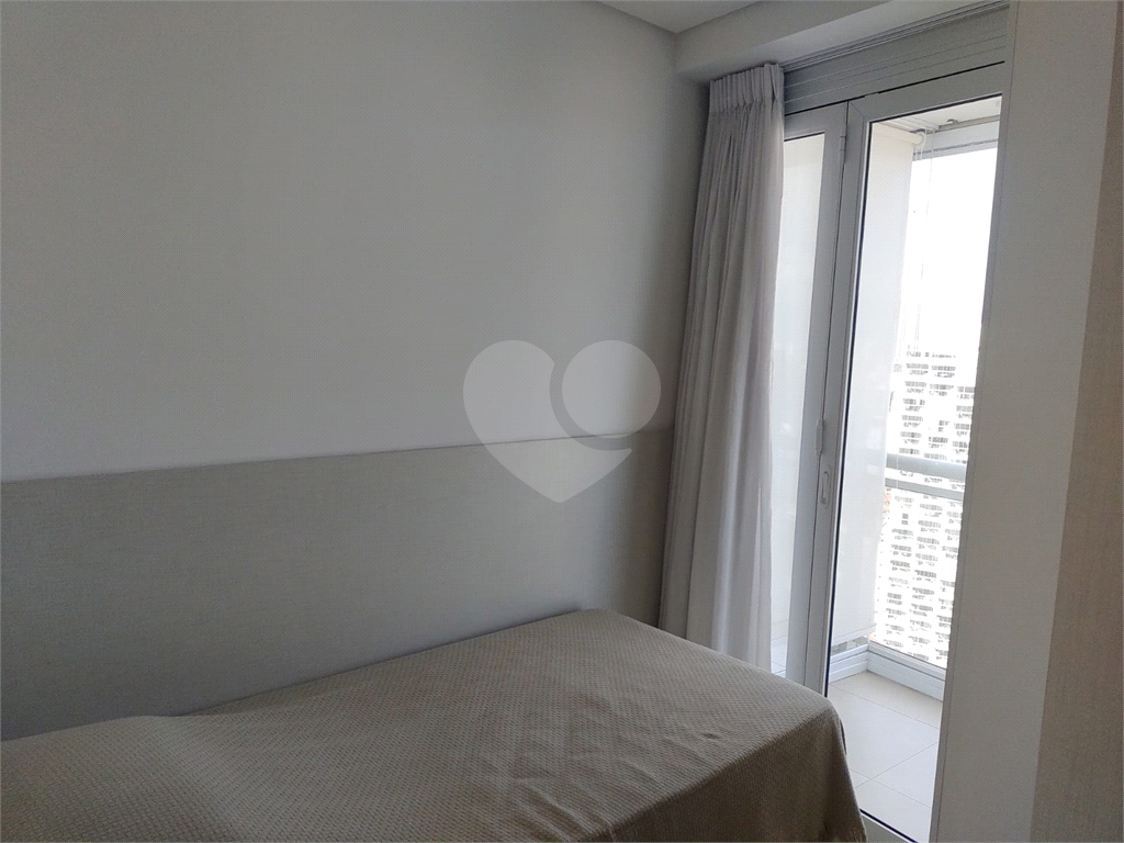 Apartamento em condomínio a beira-mar com serviços exclusivos.