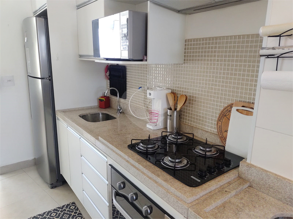 Apartamento em condomínio a beira-mar com serviços exclusivos.
