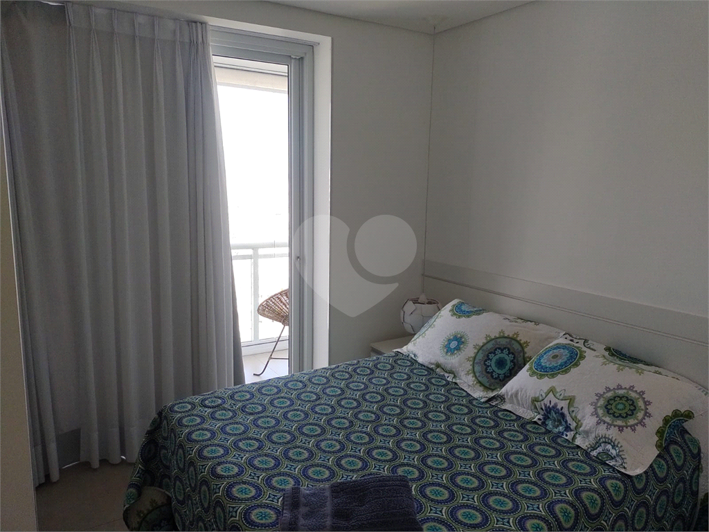 Apartamento em condomínio a beira-mar com serviços exclusivos.