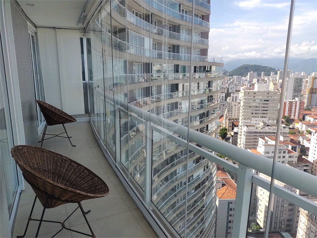 Apartamento em condomínio a beira-mar com serviços exclusivos.