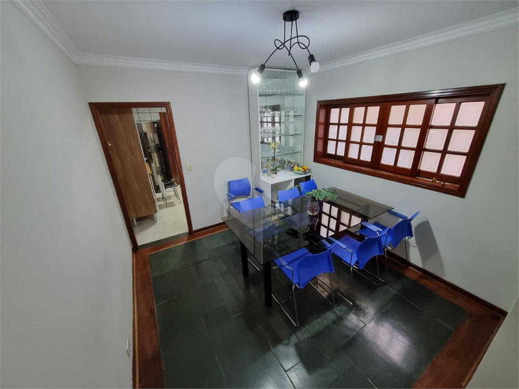 Sobrado com segurança 24 horas