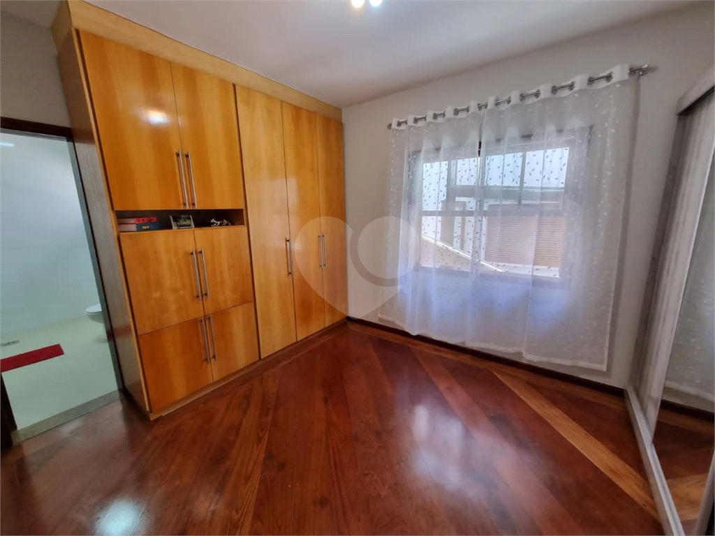 Sobrado com segurança 24 horas