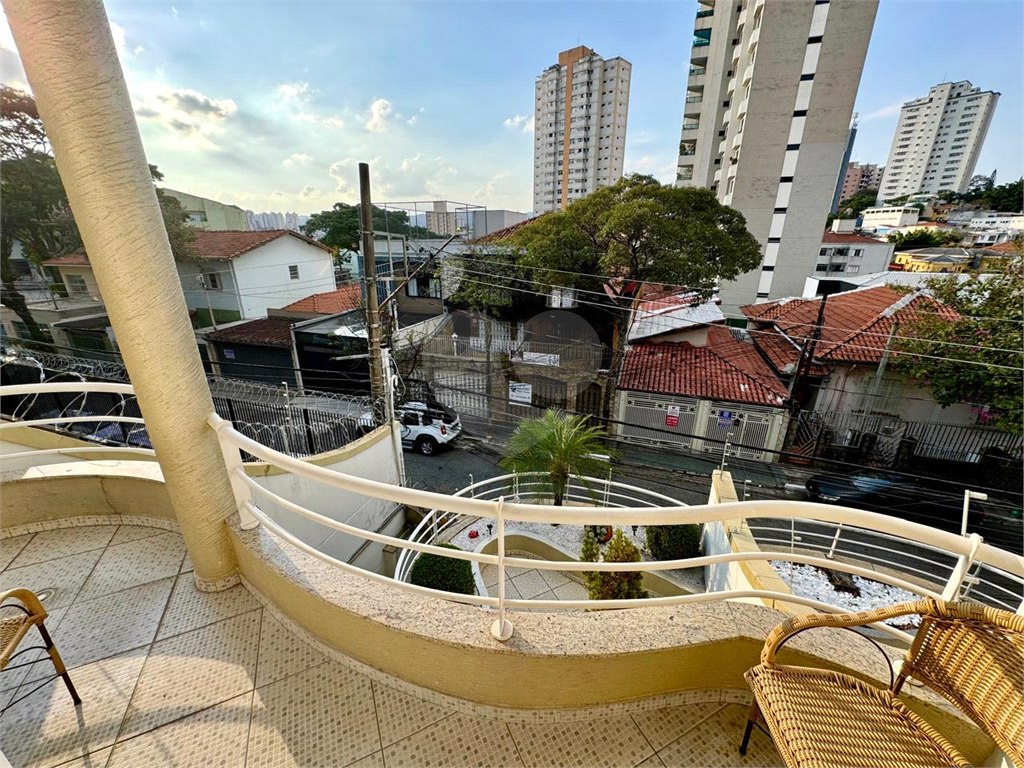 SOBRADO COM 237 METROS CONSTRUÍDOS - 4 QUARTOS - 4 VAGAS - JARDIM FRANÇA