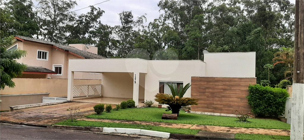 Casa de Condomínio à venda com 3 quartos, 211m² - Foto 1