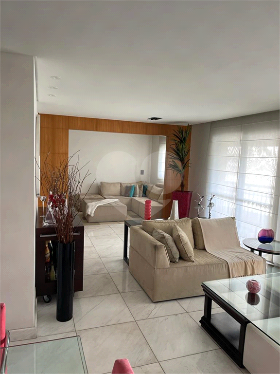 Apartamento Alto de Santana com 175m2