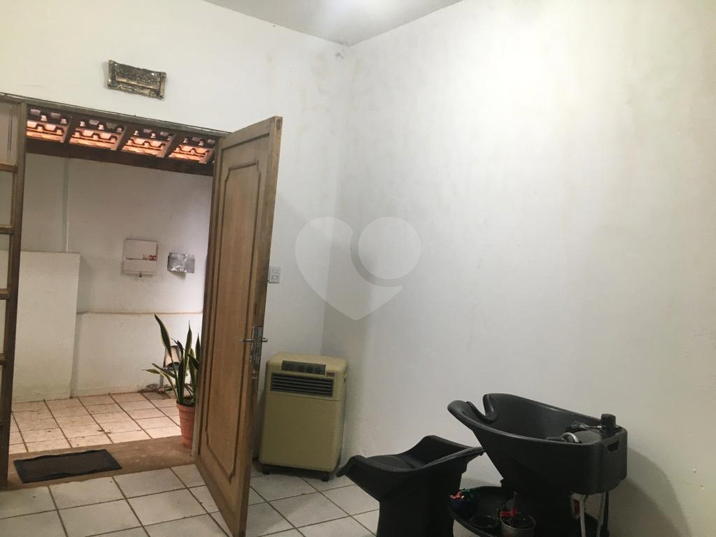 Casa à venda com 2 quartos, 200m² - Foto 17