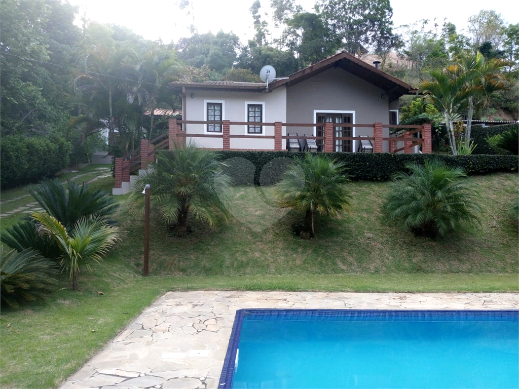 Casa de Condomínio à venda com 3 quartos, 320m² - Foto 2