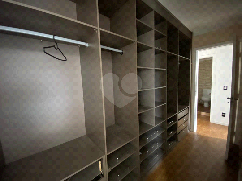Apartamento com 3 quartos