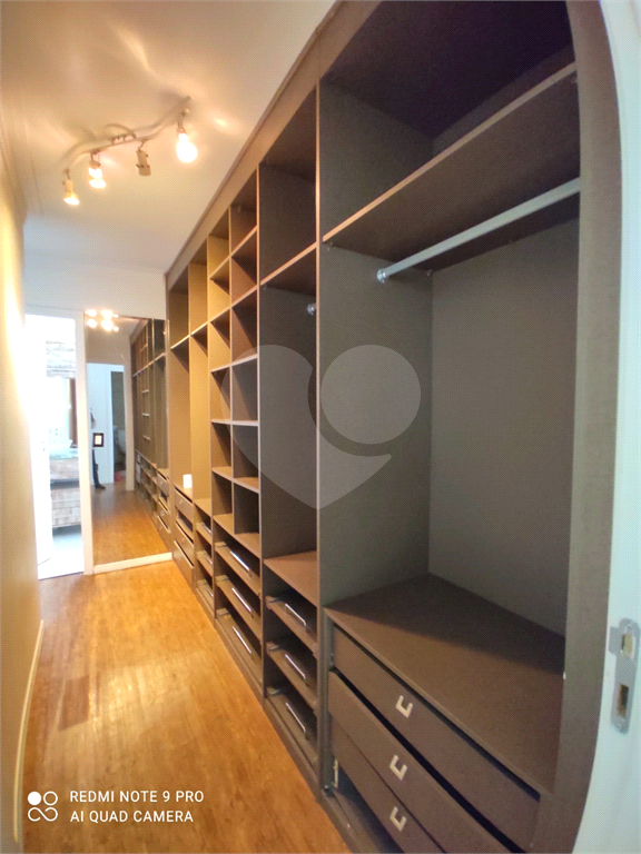 Apartamento com 3 quartos
