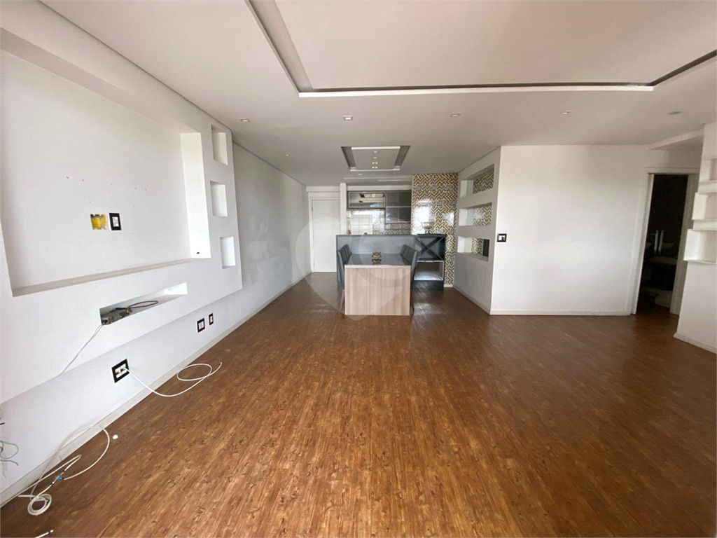 Apartamento com 3 quartos